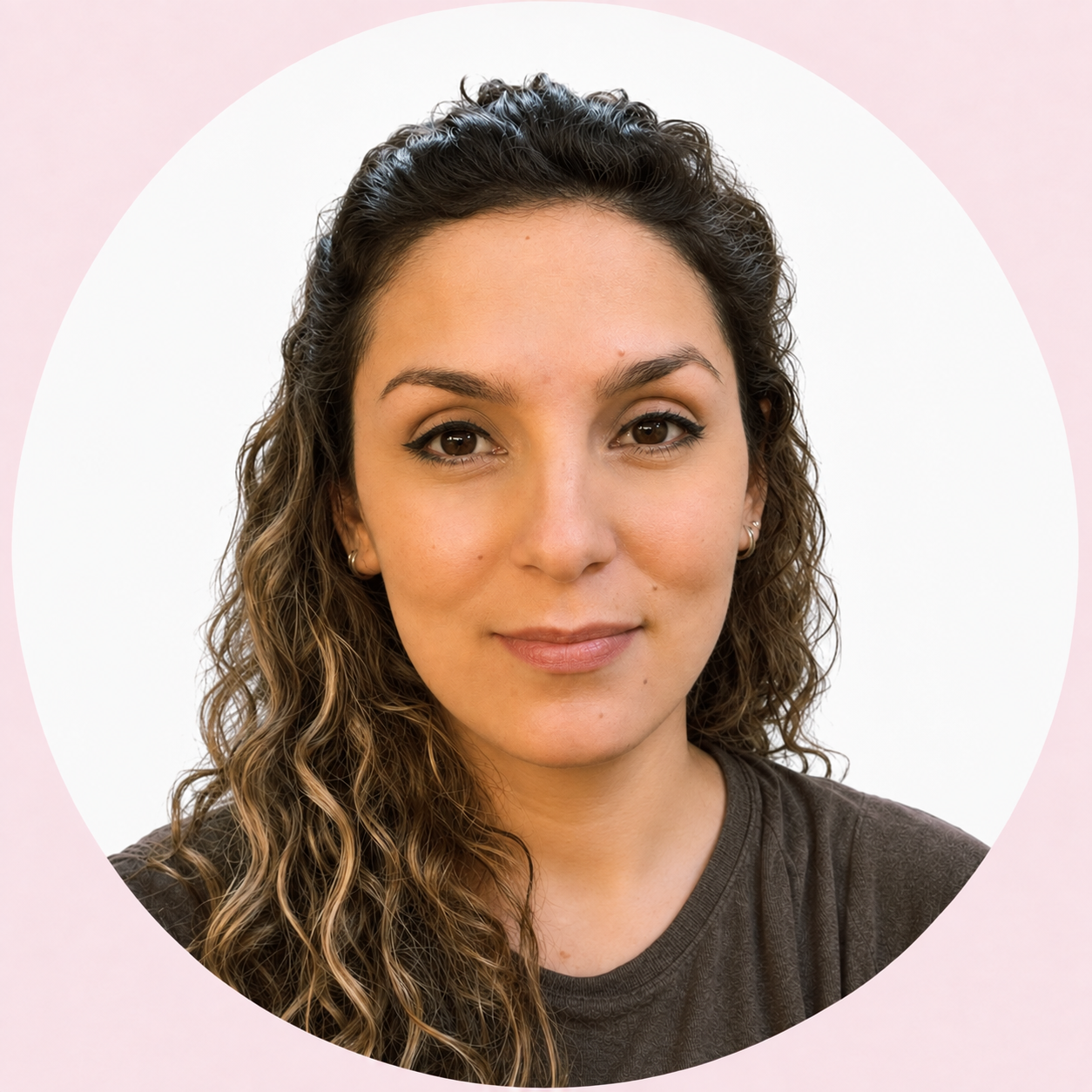 Retrato de Fernanda Cáceres, manicura y pedicura profesional