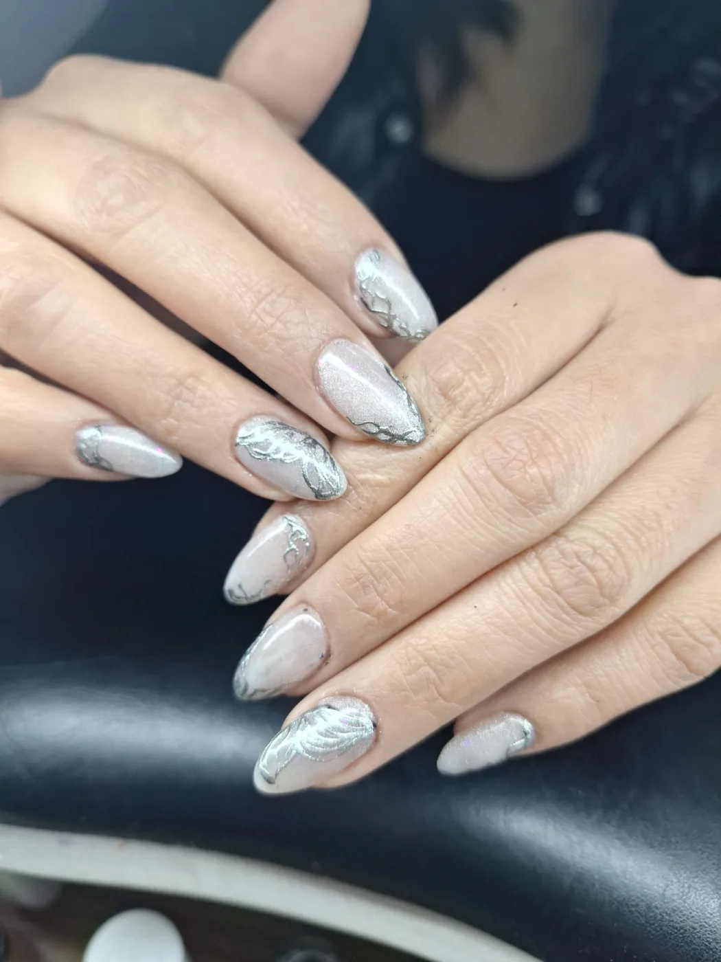 Trabajo de nail art realizado por Fer Cáceres en Ushuaia 13