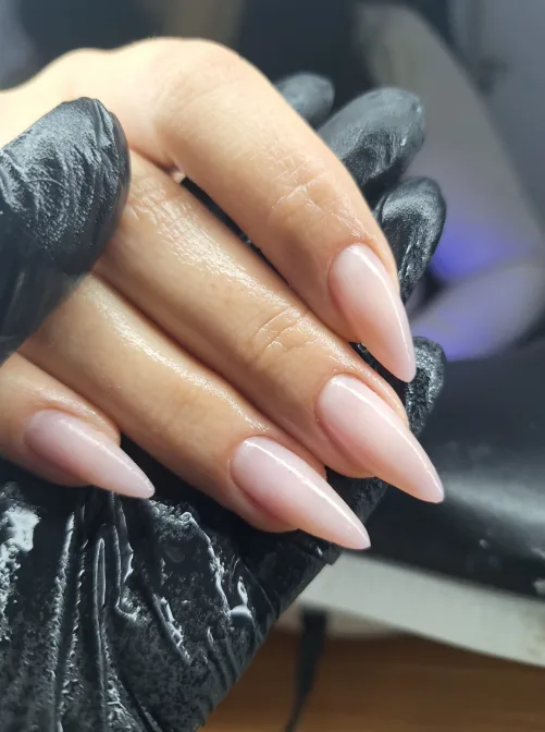 Trabajo de nail art realizado por Fer Cáceres en Ushuaia 11
